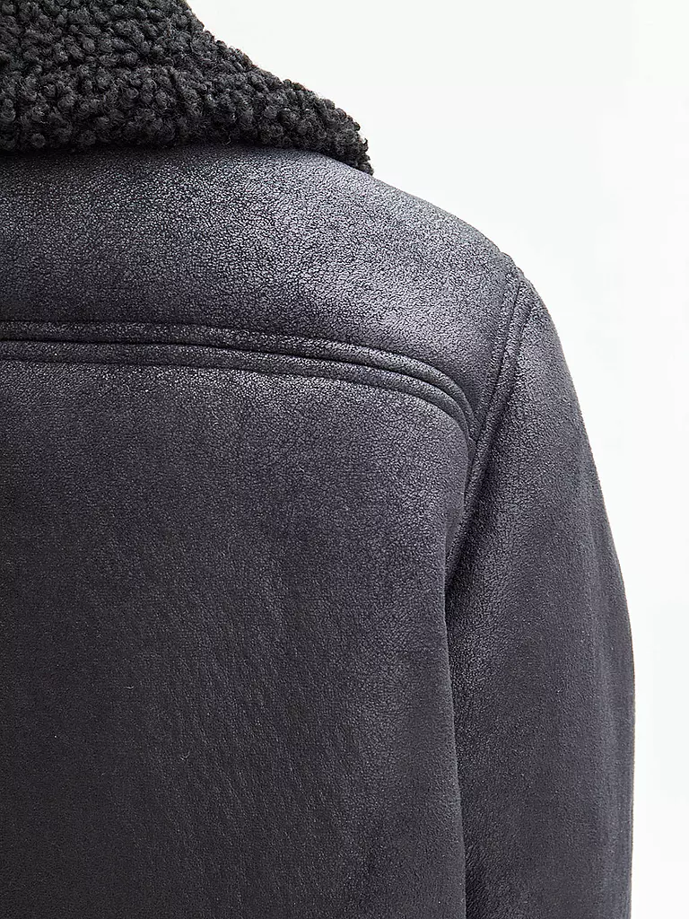 A.P.C. | Abrigo corto CLARA con efecto cuero | 