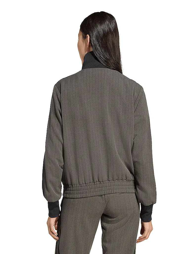 ADIDAS ORIGINALS | Chaqueta de chándal
Marca: ADIDAS ORIGINALS
Color: oliva
Categorías: Moda,Mujer
Largo de manga: Manga larga
Material: Felpa,Poliéster / Poliamida,Viscosa ,Elástico
Forma del cuello: Cuello alto
Diseño: Liso
Corte (Prenda superior): Regular
Detalles: |