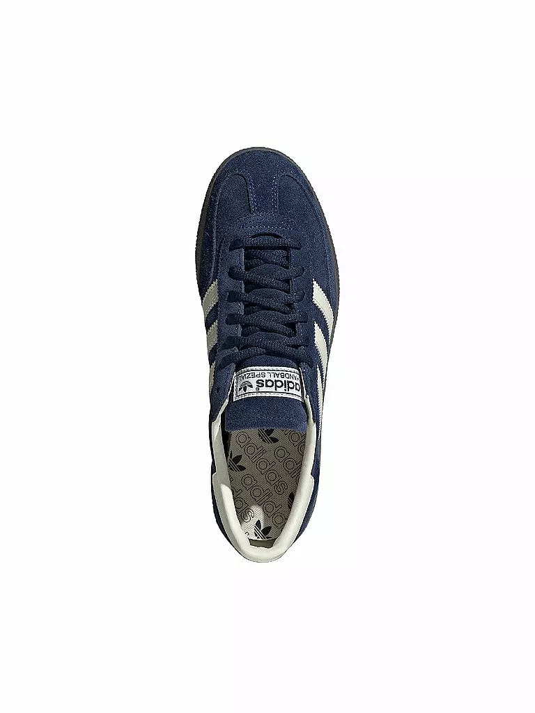 ADIDAS ORIGINALS | Nombre del producto: Zapatilla HANDBALL SPEZIAL
Marca: ADIDAS ORIGINALS
Color: azul oscuro
Categorías: Moda, Hombre

Material: Sintético, Textil, Mezcla, Cuero
Estampado: Logotipo
Estilo: , Moda joven
Altura del tacón: Tacón plano | 