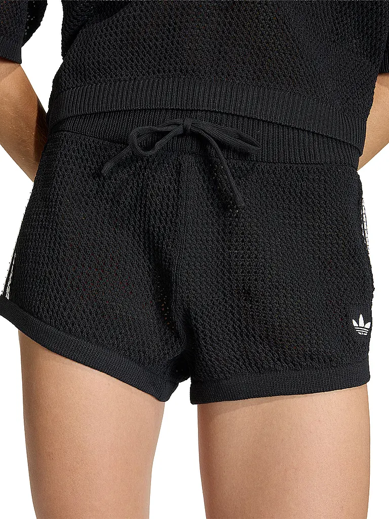 ADIDAS ORIGINALS | Shorts CROCHET

Produktname: Shorts CROCHET
Marke: ADIDAS ORIGINALS
Farbe: negro
Categorías: Moda,Mujer

Material: Poliéster / Poliamida
Estampado: Liso,Rayas
Largo (Pantalones/Jeans): Shorts
Altura de la cintura: Tiro medio
Detalles: Logo,Detalle de ga | 
