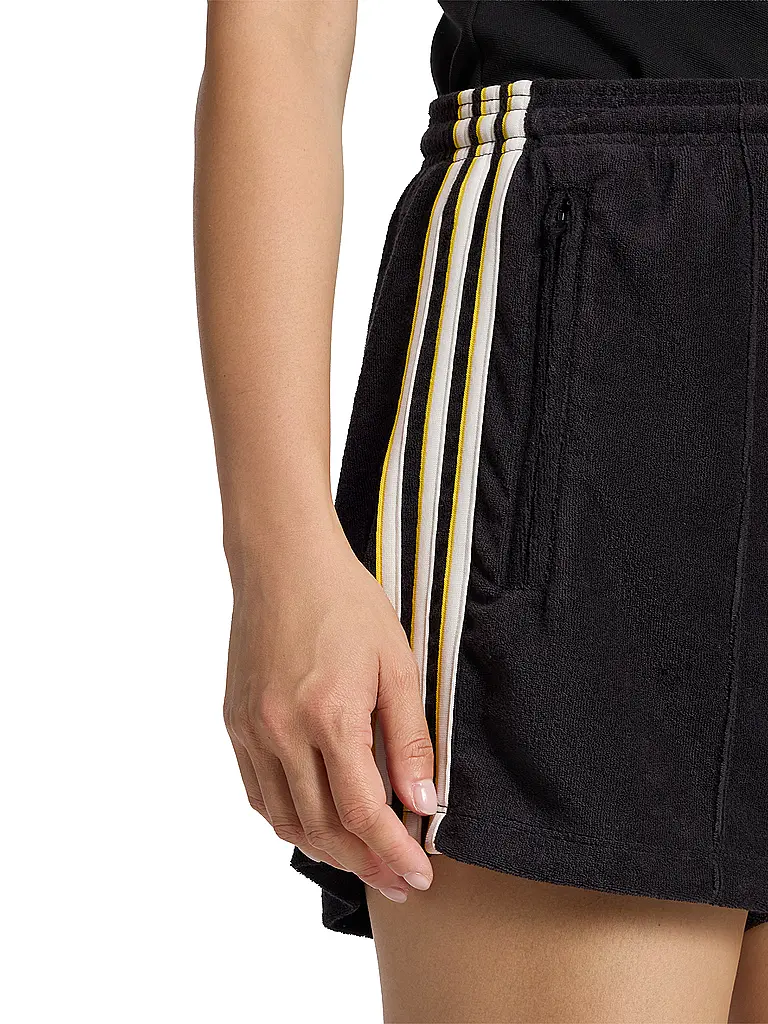 ADIDAS ORIGINALS | Shorts TT | Negro