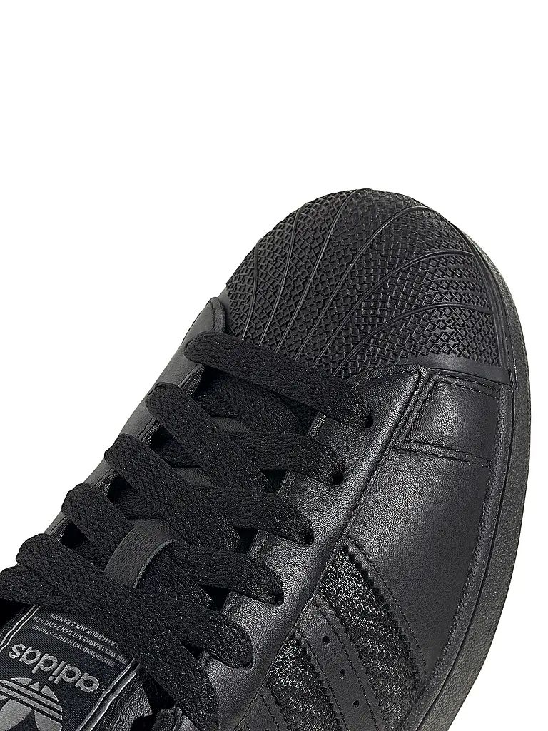 ADIDAS ORIGINALS | Sneaker SUPERSTAR II
Marca: ADIDAS ORIGINALS
Color: negro
Categorías: Moda, Hombre
Material: Cuero
Detalles: Logo
Altura del tacón: Tacón plano |