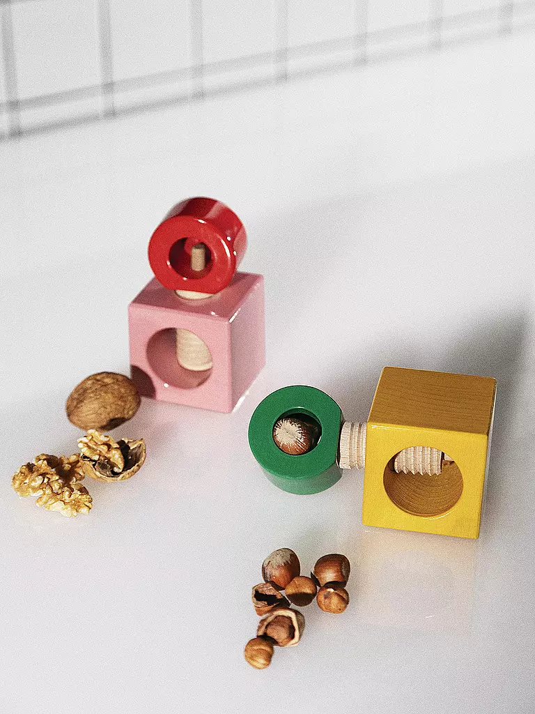 ALESSI | Cascanueces TWERGI de madera de haya Rosa/Rojo | Rosa