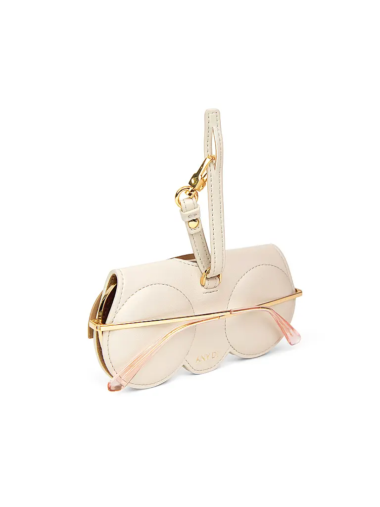 ANY DI | Nombre del producto: Sun Cover Vintage Glasses
Marca: ANY DI
Color: crema
Categorías: Moda,Mujer
Material: Cuero |