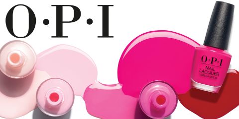Un anuncio colorido de esmalte de uñas OPI muestra varios tonos de rosa, con pintura que sale de tres botellas abiertas. A la derecha, una botella cerrada se alza verticalmente mostrando el logo de la marca.