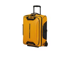 Maleta amarilla con asas y detalles en negro, de pie sobre dos ruedas con un asa telescópica extendida.