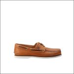 Bootsschuh aus hellbraunem Leder mit weißer Sohle und Nähten im Mokassin-Stil, dargestellt im Seitenprofil auf einem einfarbig weißen Hintergrund.