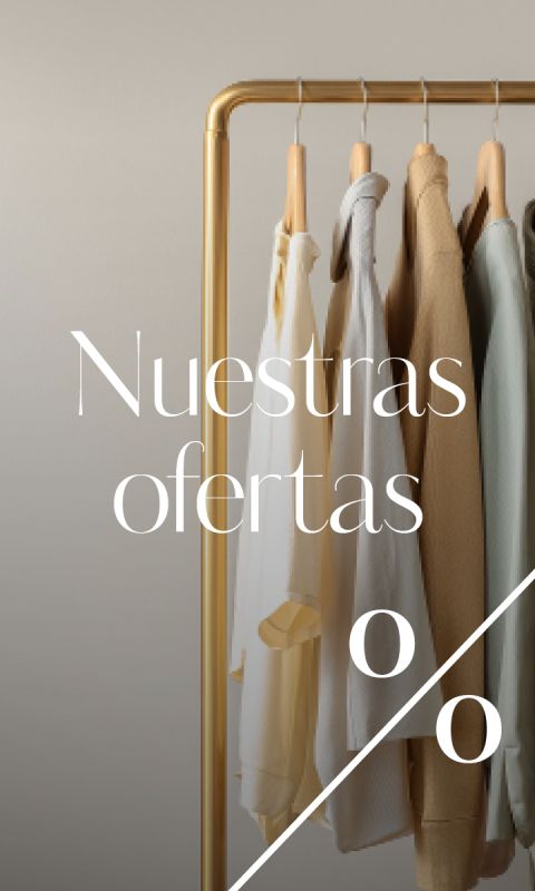 Ropa en un estante dorado con el texto "Nuestras ofertas" y un signo de porcentaje que indica una venta o promociones especiales.