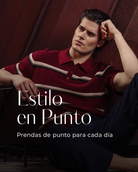 Un hombre con un polo de rayas rojas y beige está sentado en el suelo apoyado en una pared. El texto dice: "Estilo en Punto. Prendas de punto para cada día.".