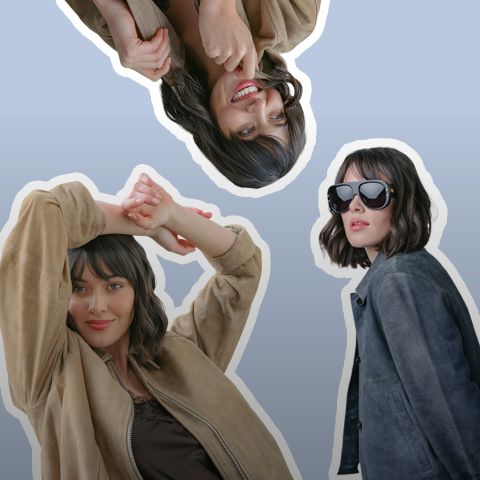 Mujer en diferentes poses y atuendos, incluyendo una chaqueta de color marrón claro y una chaqueta oscura con gafas de sol, frente a un fondo azul claro con contornos blancos.