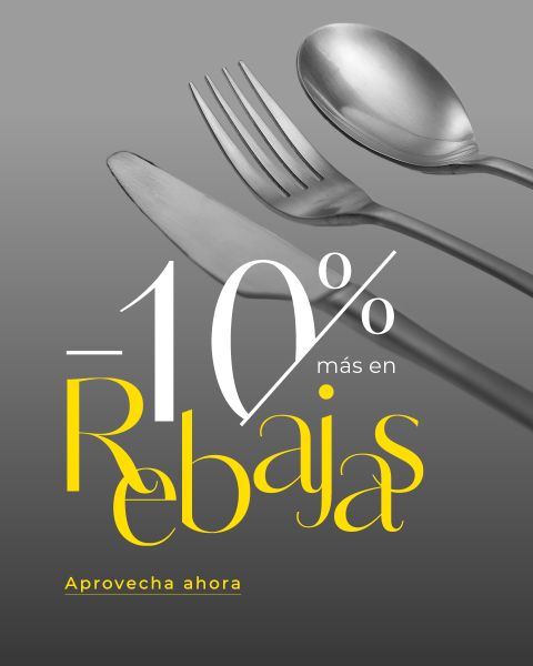 Tres cubiertos (cuchara, tenedor, cuchillo) sobre fondo gris con el texto: „-10 % más en Rebajas. Aprovecha ahora“ en letras blancas y amarillas.