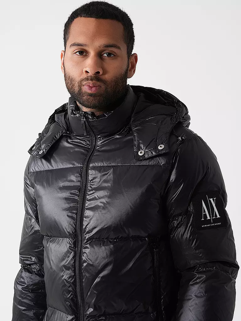 ARMANI EXCHANGE | Chaqueta de plumas
Marca: ARMANI EXCHANGE
Color: negro
Categorías: Moda, Hombre

Largo de manga: Manga larga
Material: Poliéster / Poliamida, Pluma
Forma del cuello: Capucha, Cuello alto
Diseño: Liso
Corte (Prenda exterior): Suelto
Estilo: Casual
Detal | 