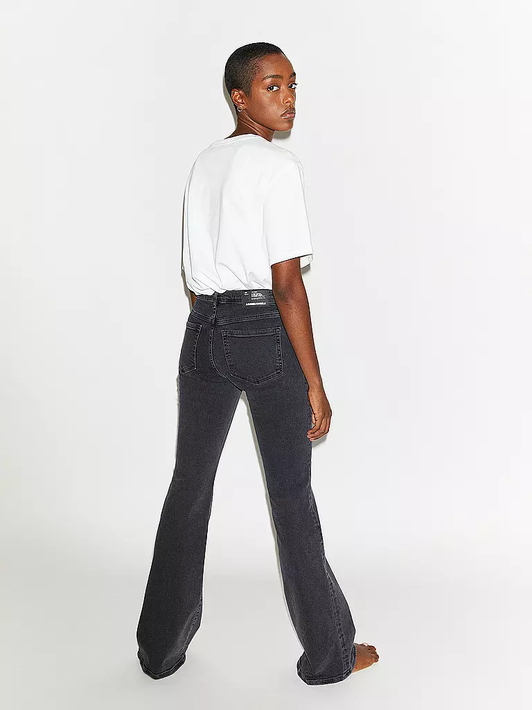 ARMEDANGELS | Jeans acampanados ANAMAA | Negro