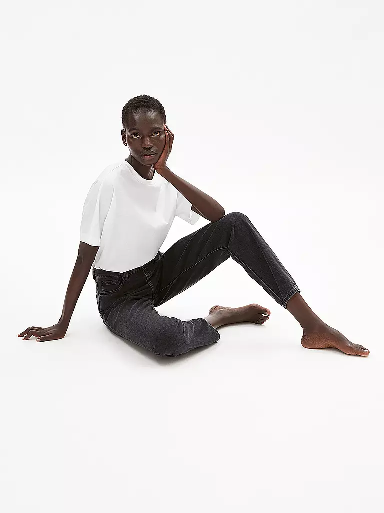 ARMEDANGELS | Jeans Mom Fit MAIRAA | Negro