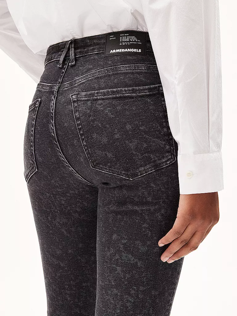 ARMEDANGELS | Jeans TILLAA X RÅ HEM | Negro