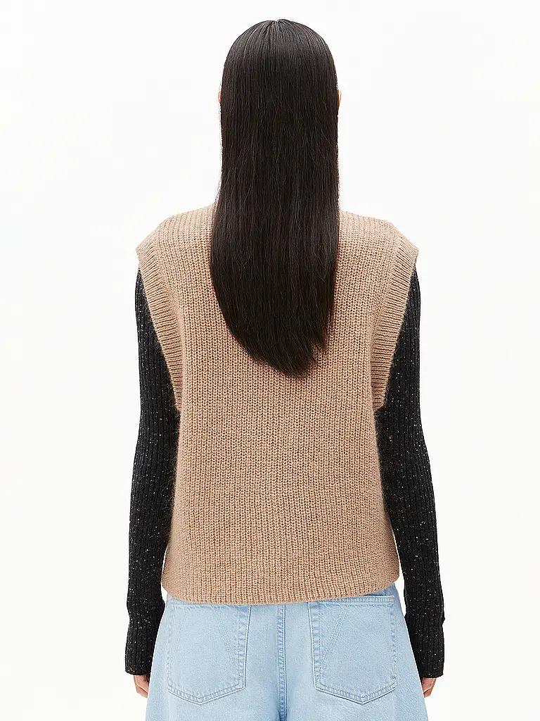 ARMEDANGELS | Nombre del producto: Gilet HELGAA | 