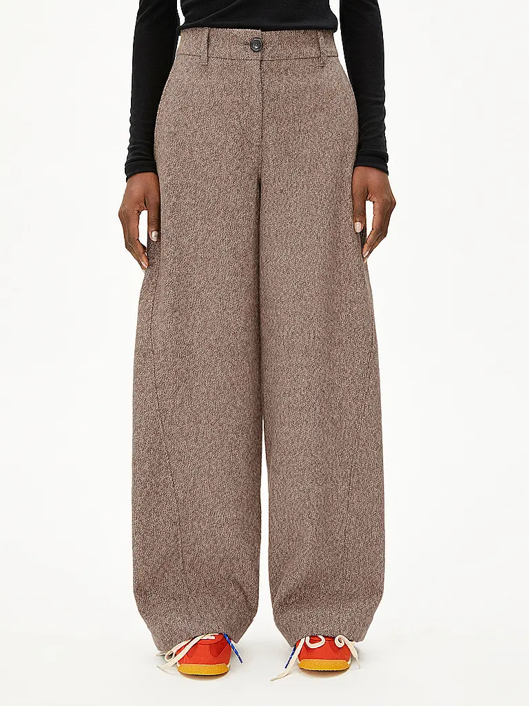 ARMEDANGELS | Pantalones de vestir NYXAA
Marca: ARMEDANGELS
Color: camel
Categorías: Moda, Mujer

Material: Algodón
Estampado: Liso
Largo (Pantalones/Jeans): Largo normal
Estilo: Casual, Puro
Altura de la cintura: Tiro medio
Detalles: Jaspeado, Bolsillos laterales, P | 