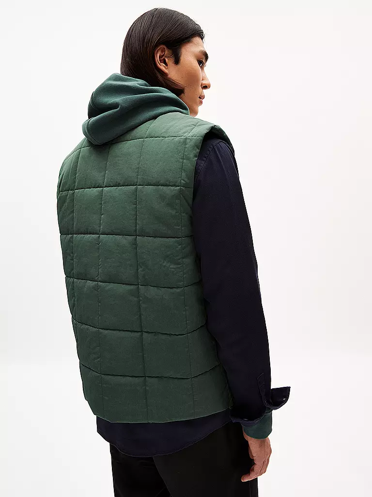 ARMEDANGELS | Steppgilet AABISKO | Verde oscuro
