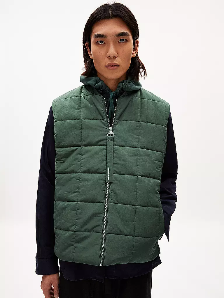 ARMEDANGELS | Steppgilet AABISKO | Verde oscuro