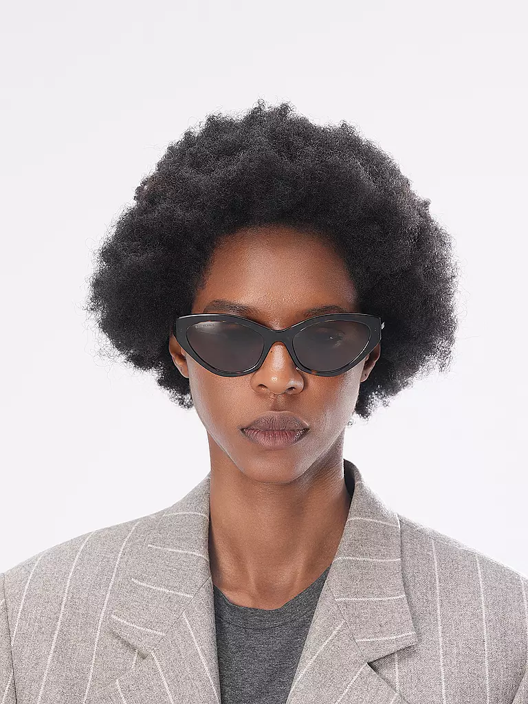 BALENCIAGA | Gafas de sol BB0306S
Marca: BALENCIAGA
Color: marrón
Categorías: Moda, Mujer

Material: Plástico | Marrón