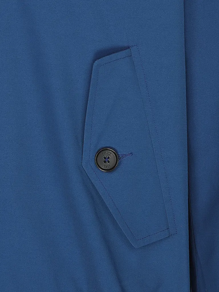 BARACUTA | Nombre del producto: Blouson G9 CLOTH
Marca: BARACUTA
Color: azul
Categorías: Moda, Hombre

Longitud de la manga: Manga larga
Material: Poliéster / Poliamida, Algodón
Forma del cuello: Cuello alto
Diseño: Liso
Detalles: Bolsillos laterales, Corte ragl | 