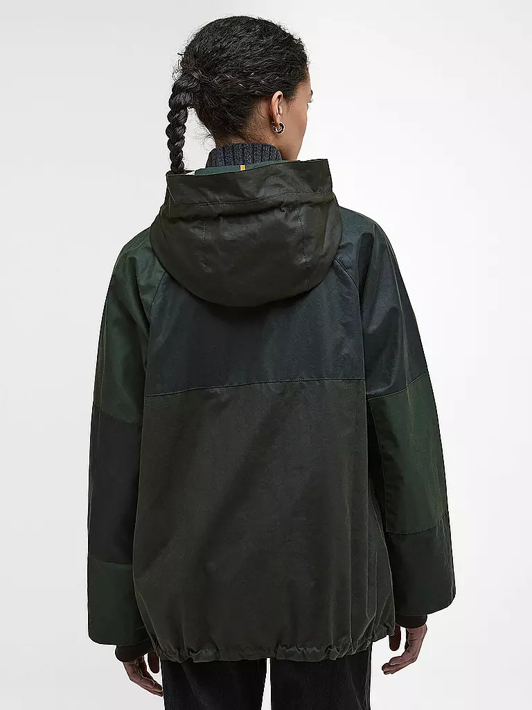 BARBOUR | Parka KEELEY WAX
Marke: BARBOUR
Farbe: olive
Kategorien: Mode,Damen
Ärmellänge: Langarm
Material: Baumwolle
Kragenform: Kentkragen,Kapuze
Musterung: Unifarben
Passform (Oberbekleidung): Regular
Stil: Casual
Details: Raglanschnitt,Eingrifftaschen,Wasser |