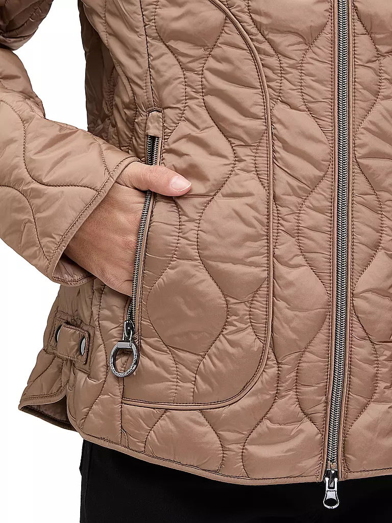 BETTY BARCLAY | Chaqueta acolchada ligera | Camel