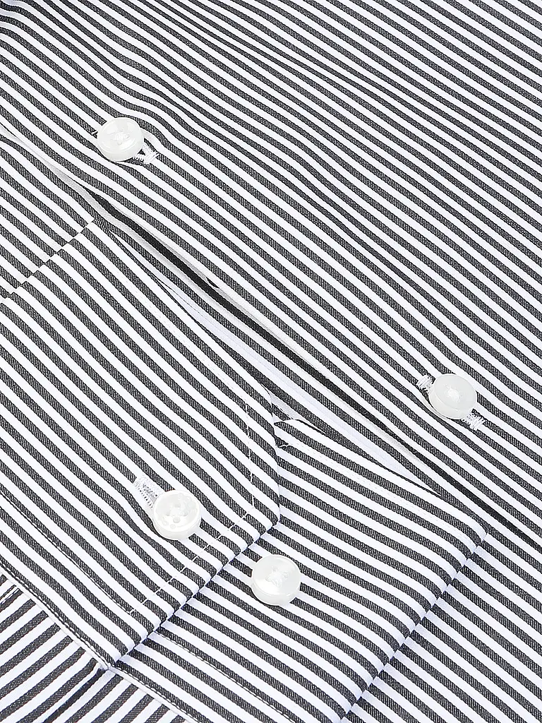 BOSS | Nombre del producto: Camisa Regular Fit JOE
Marca: BOSS
Color: negro
Categorías: Moda, Hombre

Largo de manga: Manga larga
Material: Algodón
Forma del cuello: Cuello Kent
Diseño: Rayas
Corte (Prendas superiores): Regular
Estilo: Smart Business | Negro