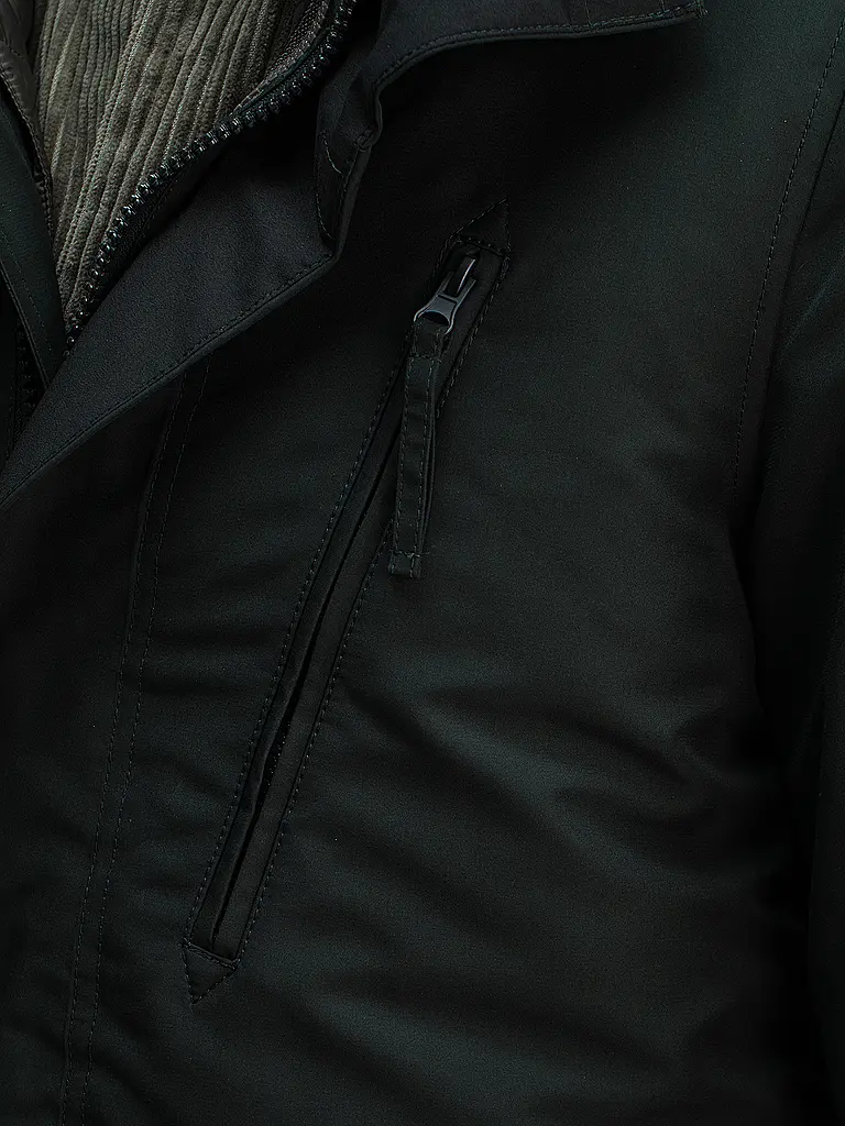 BUTCHER OF BLUE | Parka GALENA
Marca: BUTCHER OF BLUE
Color: verde oscuro
Categorías: Moda,Hombre
Material: Poliéster / Poliamida
Forma del cuello: Capucha
Estampado: Liso
Corte (Prenda exterior): Regular
Detalles: Bolsillos laterales, Cordón, 3 en 1, Resistente al agu |