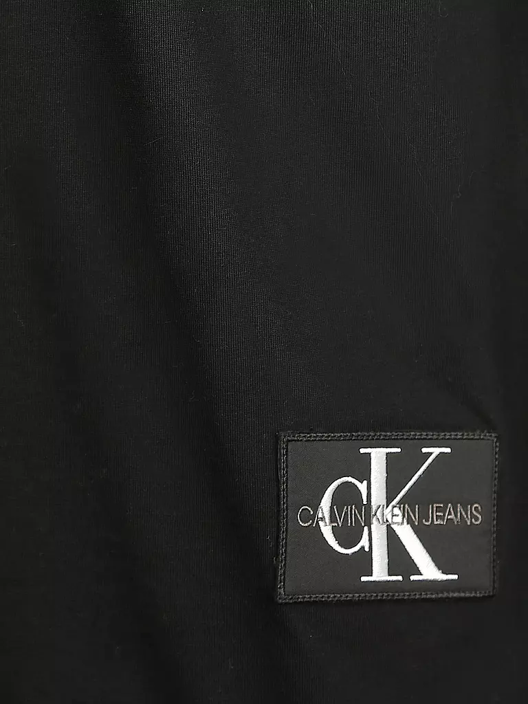 CALVIN KLEIN JEANS | Camiseta
Marca: CALVIN KLEIN JEANS
Color: negro
Categorías: Moda, Hombre

Largo de manga: Manga corta
Material: Jersey
Estilo: Moda joven | Negro