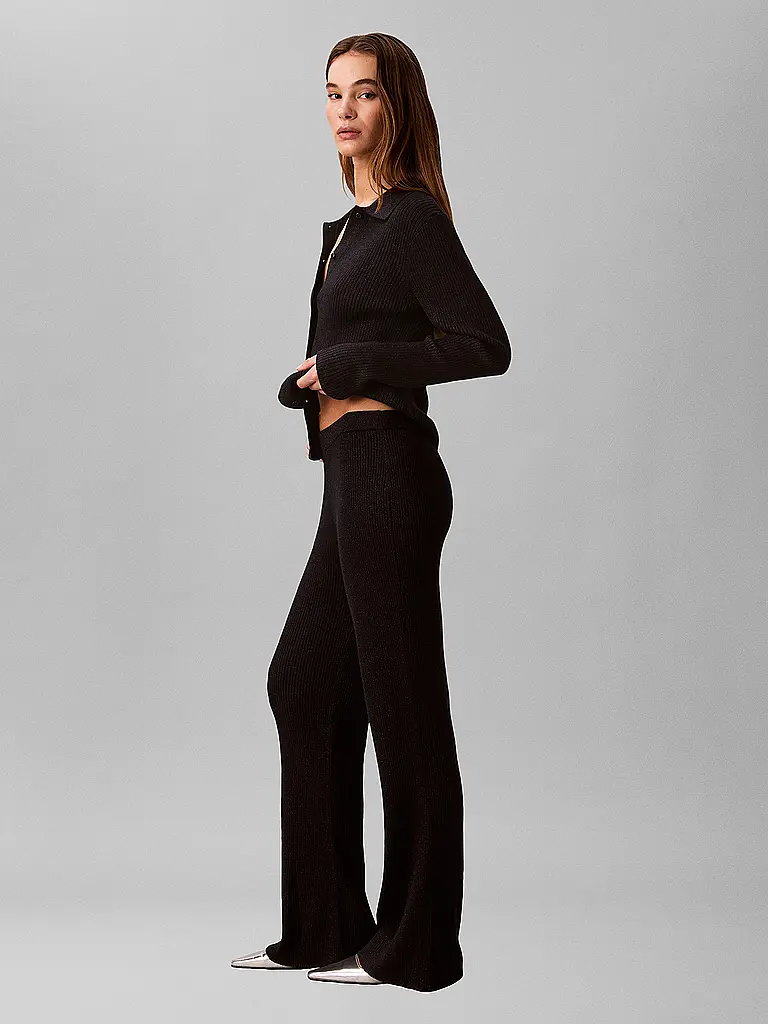 CALVIN KLEIN JEANS | Nombre del producto: Pantalón acampanado | 