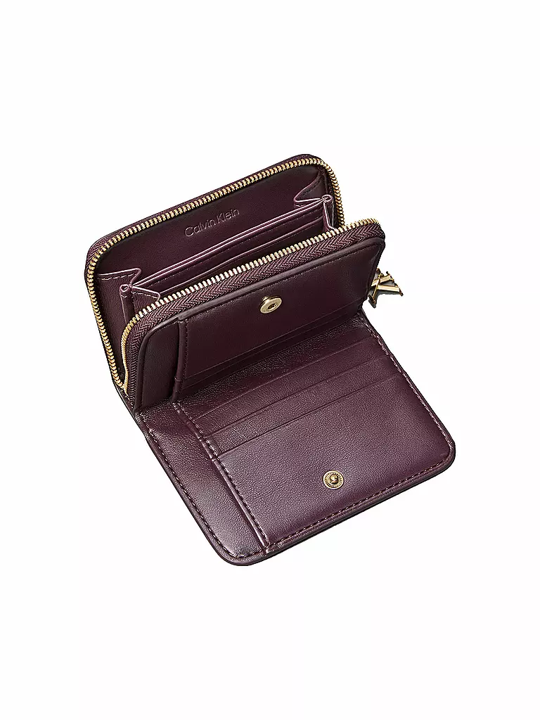 CALVIN KLEIN | Monedero CK PULLER Medium | Rojo oscuro