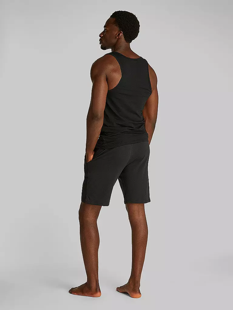 CALVIN KLEIN | Tanktop Paquete de 3 negro
Marke: CALVIN KLEIN
Farbe: schwarz
Kategorien: Mode,Herren
Tags: Multi Pack

Ärmellänge: Ohne Arm
Ausschnitt: Rundhalsausschnitt
Material: Jersey,Baumwolle,Polyester / Polyamid,Stretch
Musterung: Unifarben
Passform (Oberbeklei | 