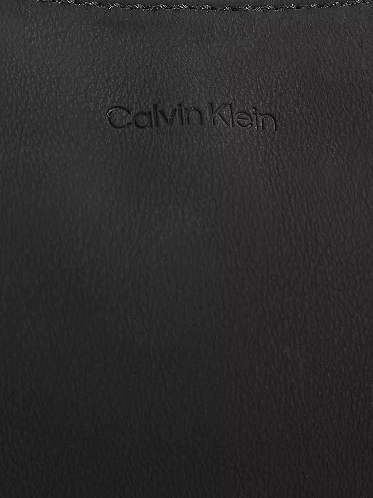 CALVIN KLEIN | Tasche - Baguette CALVIN SOFT  | Negro