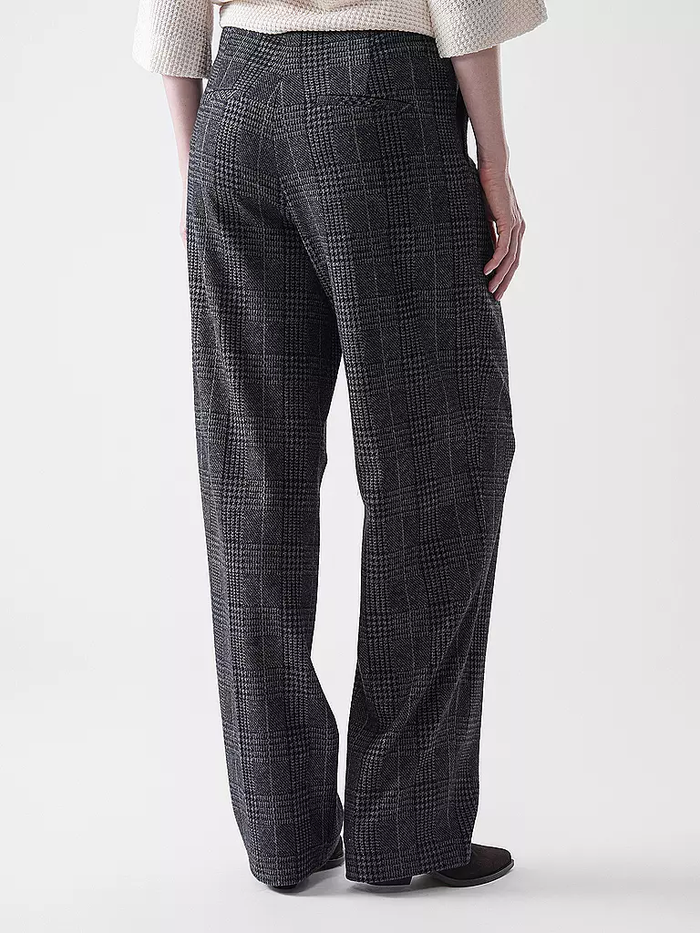 CAMBIO | Chino ELEONOR JOGG | 