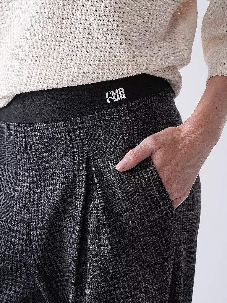 CAMBIO | Chino ELEONOR JOGG | 