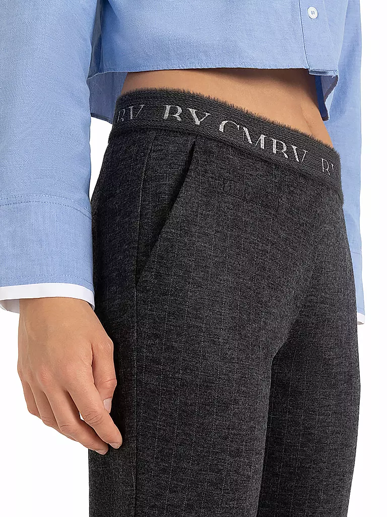 CAMBIO | Chino KIM | Gris