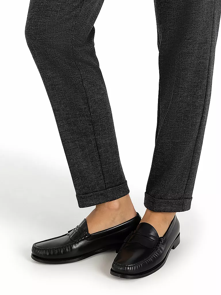 CAMBIO | Chino KIM | Gris