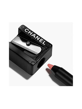 CHANEL | LÁPIZ PERFILADOR DE LABIOS DE PRECISIÓN