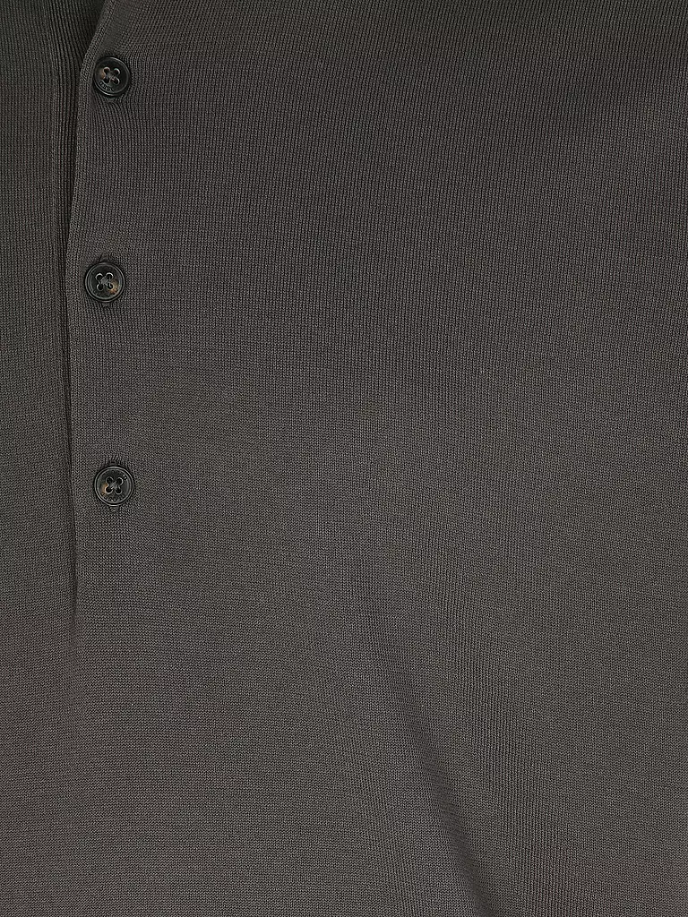 CLOSED | Poloshirt
Marca: CLOSED
Color: gris
Categorías: Moda, Hombre

Largo de manga: Manga corta
Material: Punto fino, Algodón
Forma del cuello: Cuello polo
Diseño: Liso
Corte (Prenda superior): Regular
Estilo: Puro, Tendencia | 