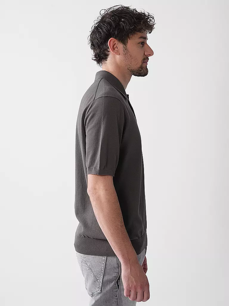 CLOSED | Poloshirt | 