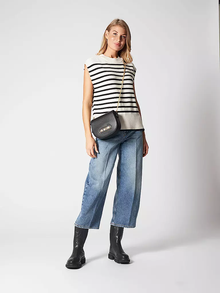 CLOSED | Pullunder | Crema