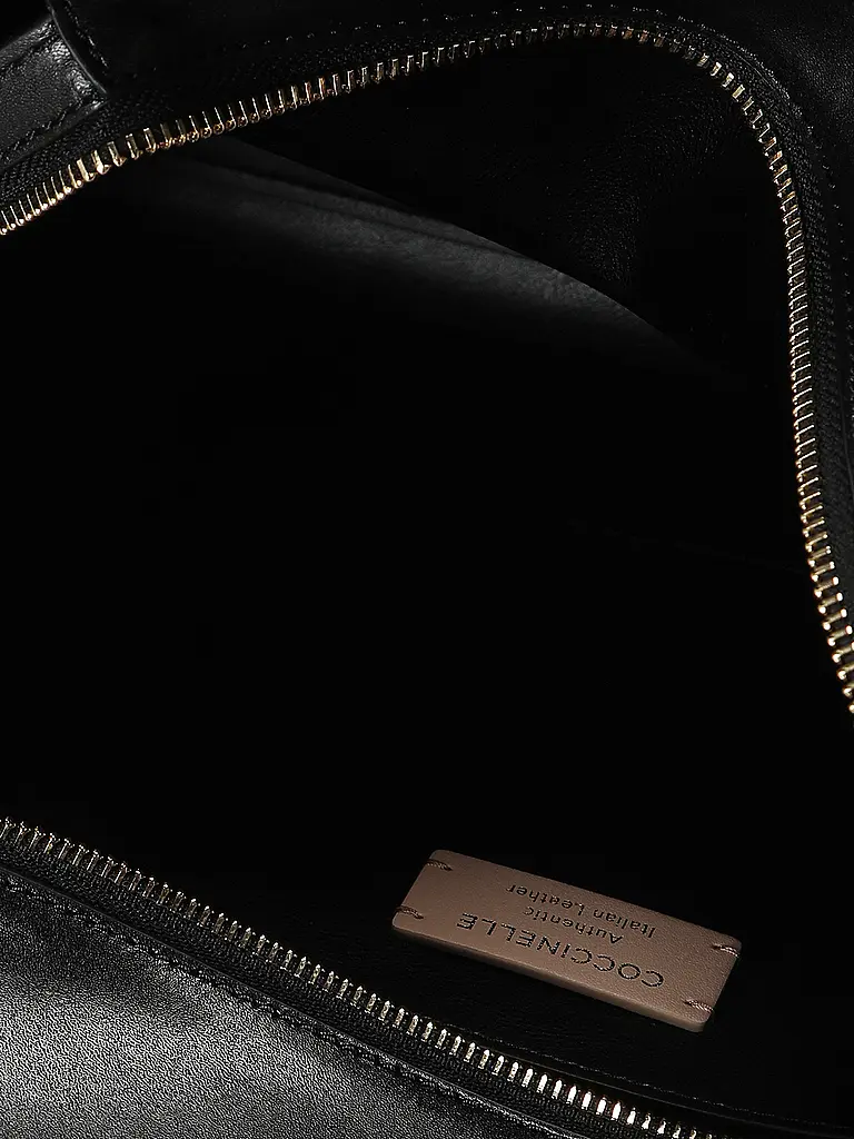 COCCINELLE | Bolso de cuero - Bolso de mano COCCINELLETYLDE
Marca: COCCINELLE
Color: negro
Categorías: Moda, Mujer

Material: Cuero
Diseño: Liso
Detalles: Logo | Negro