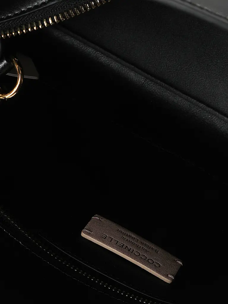 COCCINELLE | Bolso de cuero - Bolso de mano COCCINELLETYLDE
Marca: COCCINELLE
Farbe: negro
Categorías: Moda, Mujer

Material: cuero
Diseño: Liso
Detalles: Logo | Negro