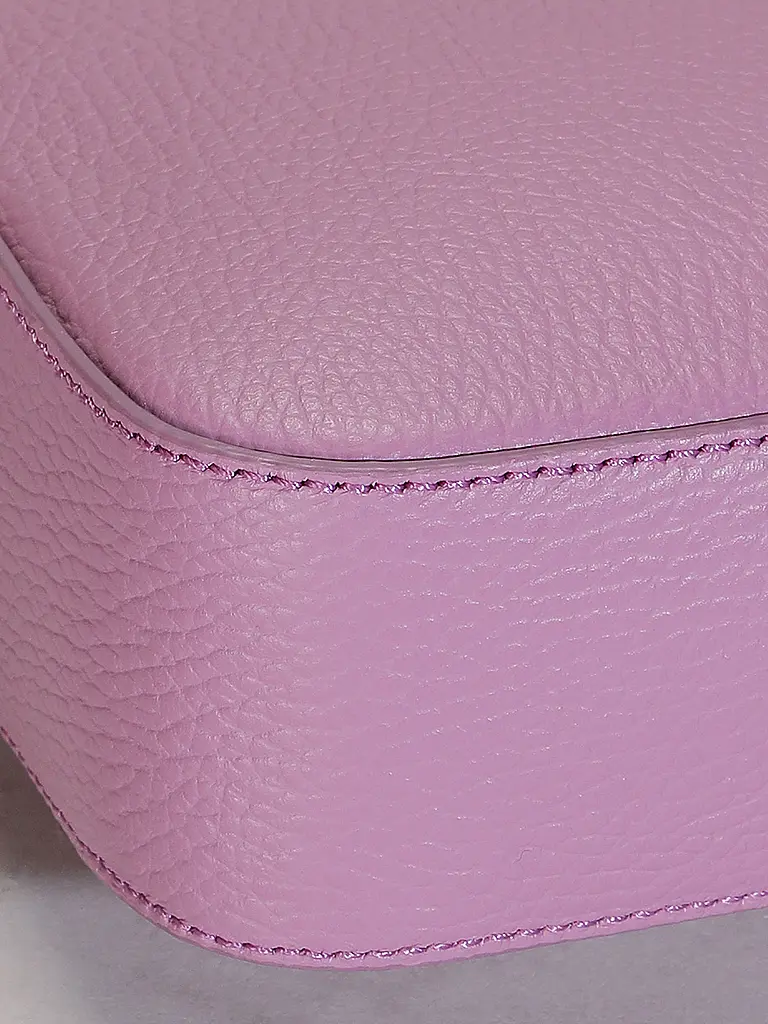 COCCINELLE | Bolso de cuero - Mini Bolso TEBE
Marca: COCCINELLE
Color: rosa
Categorías: Moda, Mujer

Material: Cuero
Detalles: Logo | 