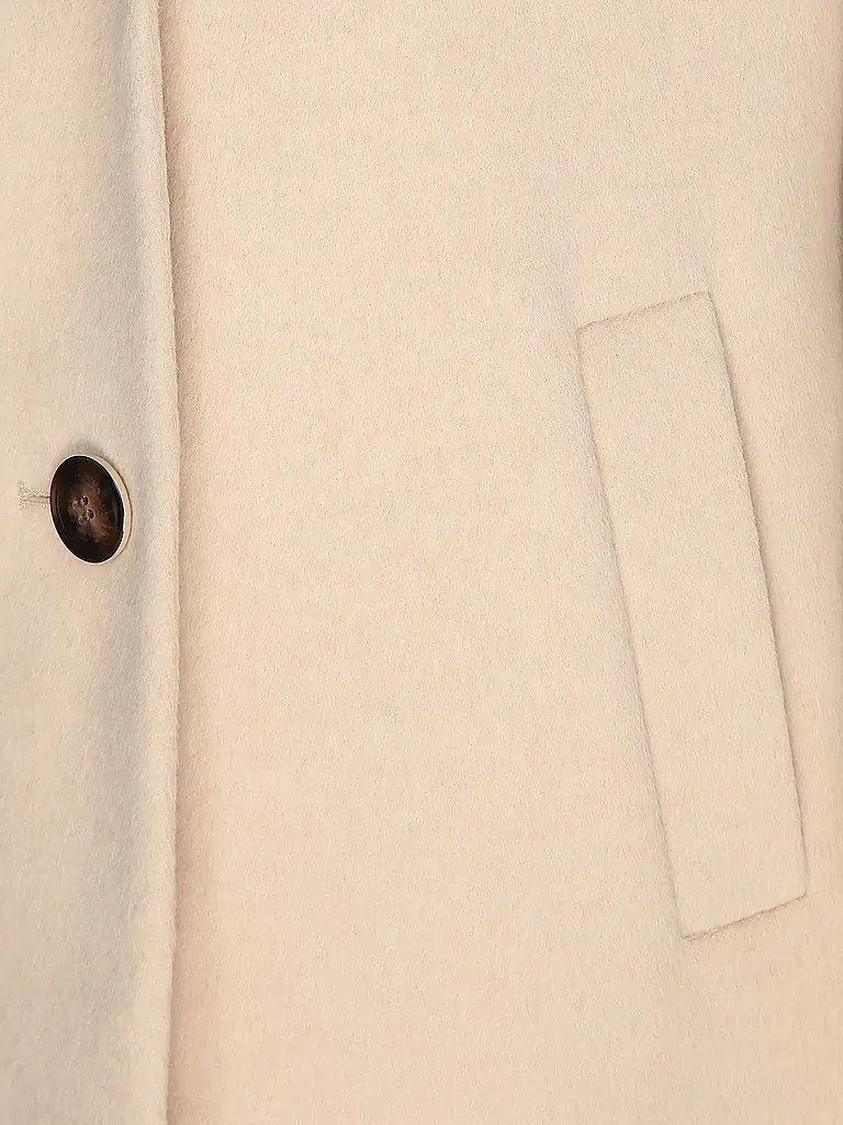 COMMA IDENTITY | Abrigo | 