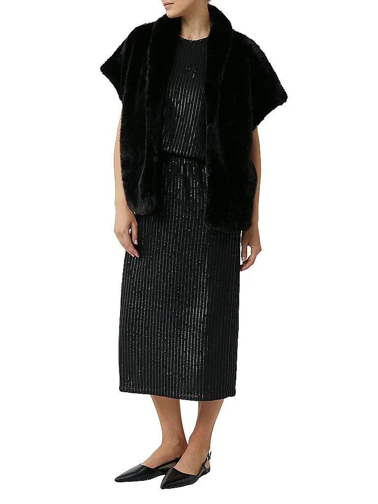 COMMA | 7756564 | Negro