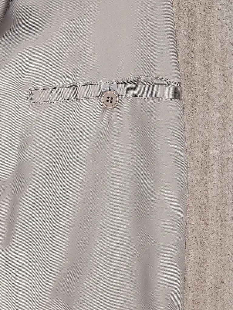 COMMA | Nombre del producto: Abrigo de imitación de piel | 