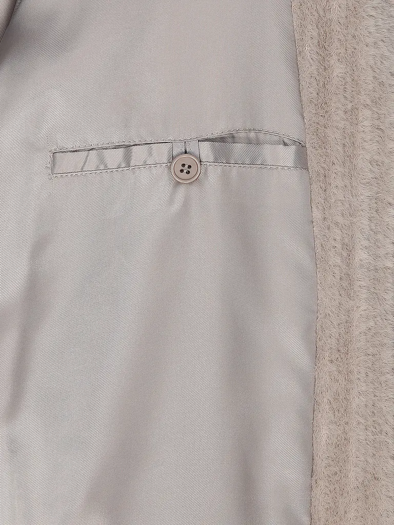 COMMA | Nombre del producto: Abrigo de imitación de piel | Beige