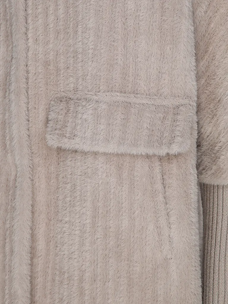 COMMA | Nombre del producto: Abrigo de imitación de piel | 